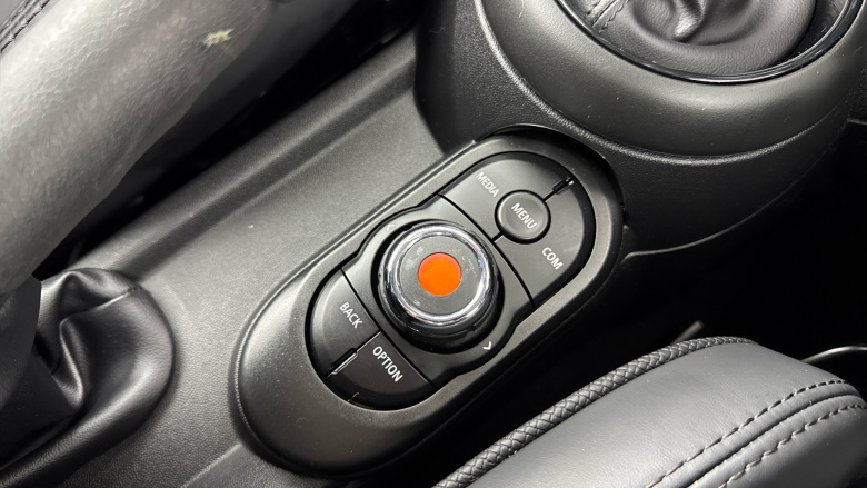 MINI Hatchback 2.0 Cooper S Exclusive 3dr Auto Petrol Hatchback